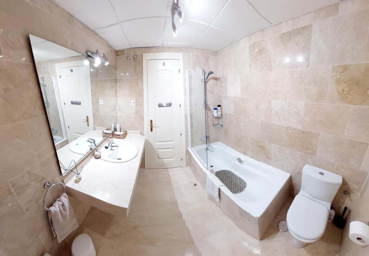 Luxurious Apartment 2 Bedroom 2 Bathroom Near Beach Malaga Exterior photo